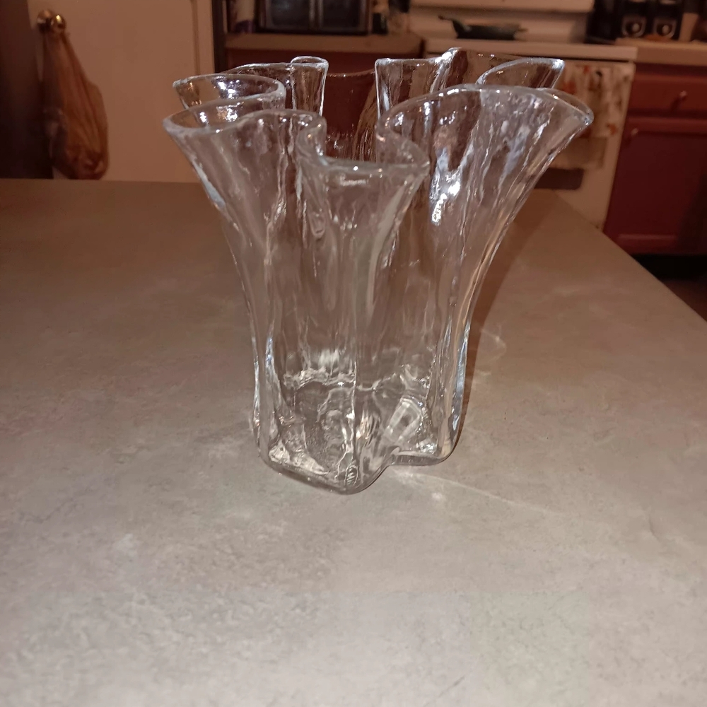 MCM Scandinavian Clear Glass Hankekief Edge Sculptural Vase Elegant Home Accent